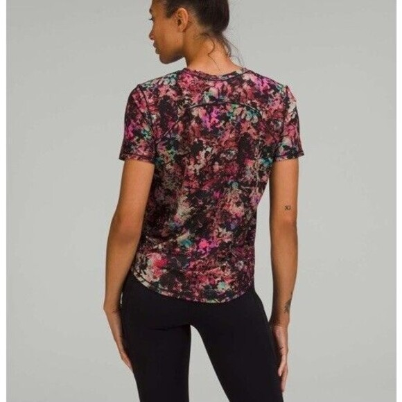 Lululemon Activewear Running Training Lycra Top in Stencil Red Multicolor, Large - Picture 2 of 11
